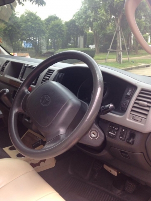 รถตู้toyota commuter 2.7 vvti สด หรือ ดาวน์ ต่อรองได้