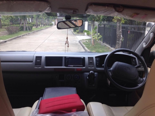 รถตู้toyota commuter 2.7 vvti สด หรือ ดาวน์ ต่อรองได้