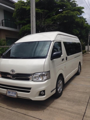 รถตู้toyota commuter 2.7 vvti สด หรือ ดาวน์ ต่อรองได้