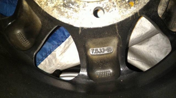 ขายล้อเล็บเหยี่ยว  6 รู  ขอบ  15