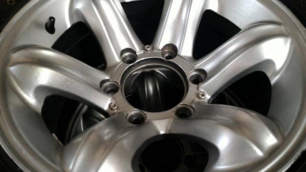 ขายล้อเล็บเหยี่ยว  6 รู  ขอบ  15