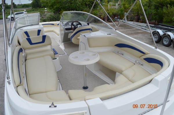 Bayliner 249 Deck (5.7 Mercruiser) 250hp 2005 (25 foot)