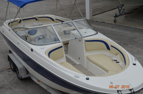 Bayliner 249 Deck (5.7 Mercruiser) 250hp 2005 (25 foot)