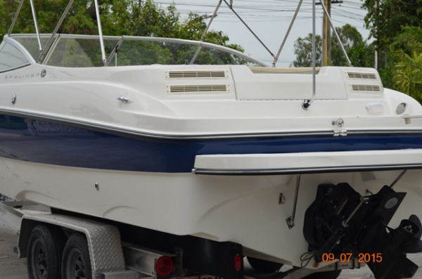 Bayliner 249 Deck (5.7 Mercruiser) 250hp 2005 (25 foot)