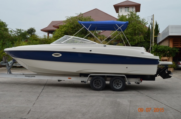Bayliner 249 Deck (5.7 Mercruiser) 250hp 2005 (25 foot)
