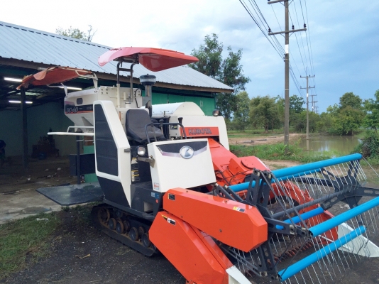 ด่วน..ขายรถเกี่ยวคูโบต้า รุ่นdc60plusพร้อมเล่ม ราคา 299000 บาท