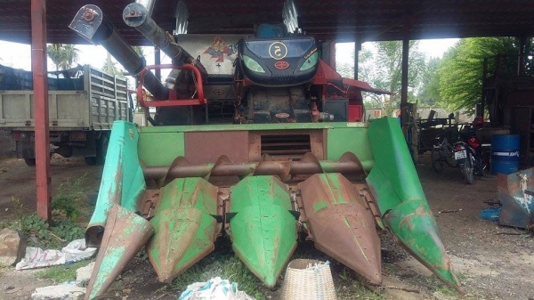 รถเกี่ยวข้าวราคา 420,000 บาท