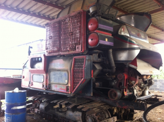 รถเกี่ยวข้าวราคา 420,000 บาท รถเกี่ยวข้าวราคา 420,000 บาท