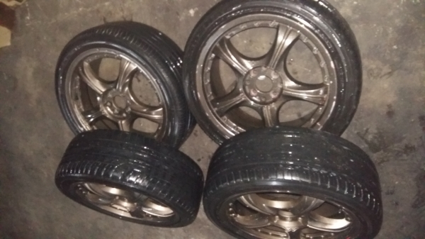 ขายล้อขอบ17 พร้อมยาง