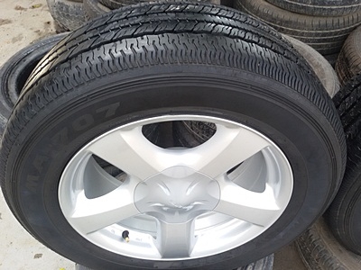 ขายล้อแม็กISUZU V Cross17ยาง235/60/17 ปี12 4 ล้อ