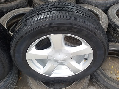 ขายล้อแม็กISUZU V Cross17ยาง235/60/17 ปี12 4 ล้อ