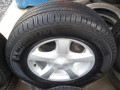 ขายล้อแม็กISUZU V Cross 17ยางMICHERLINE HP ปี12 4 ล้อ
