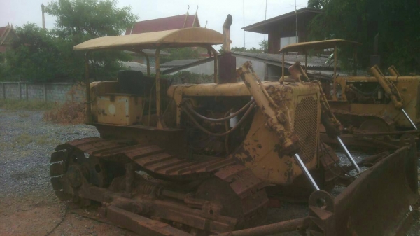 ขายรถแทรคเตอร์ CAT D4D ตีนตะขาบ 2 คัน ราคา 450000