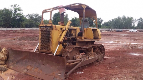 ขายแทรคเตอร์ KOMATSU D45A ครับ ขายแทรคเตอร์ KOMATSU D45A ครับ