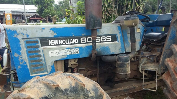 รถไถ FORD  80 - 66S.   (  2 เพลา.  )      สนใจติดต่อ  081 - 6079515