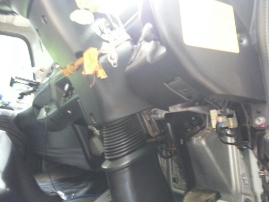 รถฮีโน่  10  ล้อดั้ม  330  แรงม้า.  ปี 55  ( ขายแม่ , ลูก )      สนใจติดต่อ  081 - 6079515