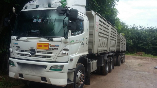 รถฮีโน่  10  ล้อดั้ม  330  แรงม้า.  ปี 55  ( ขายแม่ , ลูก )      สนใจติดต่อ  081 - 6079515