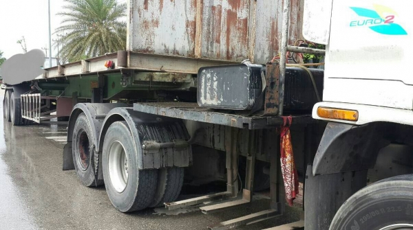 รถอีซูซุ 10 ล้อ หัวลาก 270 แรงม้า.  ปี 44   ( ขายแม่ , ลูก )    สนใจติดต่อ  081 - 6079515