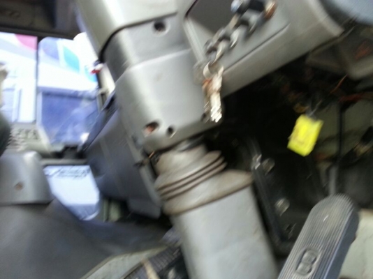 รถฮีโน่ 10 ล้อ ตู้เย็น FL3H  195 แรงม้า. ปี 38   ( ขาย 2 คัน คู่. )      สนใจติดต่อ  081 - 6079515