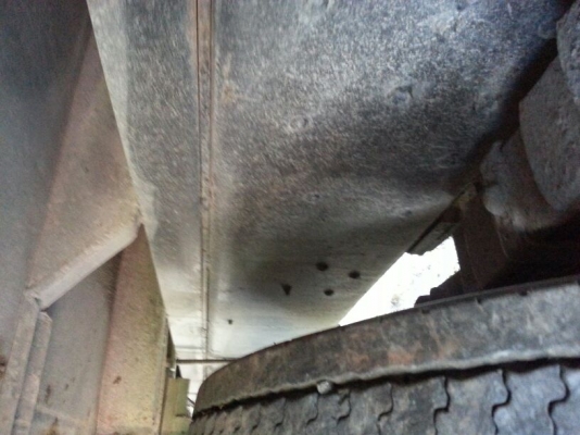 รถฮีโน่ 10 ล้อ ตู้เย็น FL3H  195 แรงม้า. ปี 38   ( ขาย 2 คัน คู่. )      สนใจติดต่อ  081 - 6079515