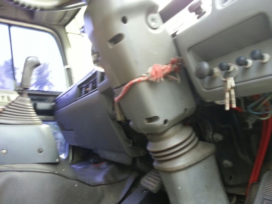 รถฮีโน่ 10 ล้อ ตู้เย็น FL3H  195 แรงม้า. ปี 38   ( ขาย 2 คัน คู่. )      สนใจติดต่อ  081 - 6079515