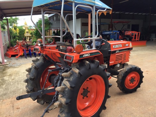 ขายรถไถ Kubota L2605 (4WD) ตัวเปล่า รถพร้อมใช้งานครับ