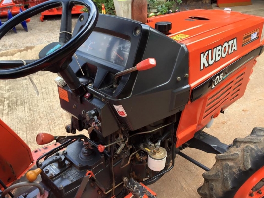ขายรถไถ Kubota L2605 (4WD) ตัวเปล่า รถพร้อมใช้งานครับ ขายรถไถ Kubota L2605 (4WD) ตัวเปล่า รถพร้อมใช้งานครับ