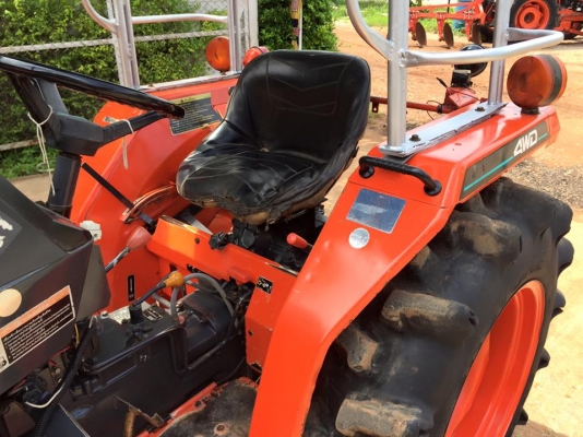 ขายรถไถ Kubota L2605 (4WD) ตัวเปล่า รถพร้อมใช้งานครับ