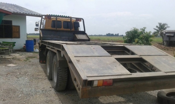 ขายรถบรรทุกสิบล้ออีซูซูร้อคกี้เครื่องเทอร์โบ 240 แรงม้า