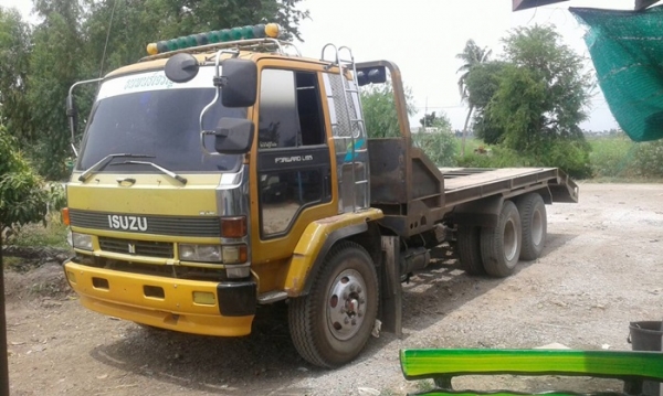 ขายรถบรรทุกสิบล้ออีซูซูร้อคกี้เครื่องเทอร์โบ 240 แรงม้า