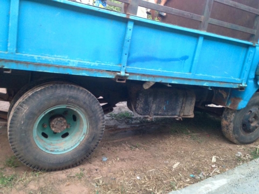 TL 6ล่อสั้น เครื่อง74 เครื่องดี. คัสชีสวย100\% ยางพอได้. หัวผ่านมีผุนิดหน่อยเล็กน้อย เอกสารเล่มชุดโอนมี สำเนาบัตรขาด ราคา58000 สนใจ0930693225 สารคาม.