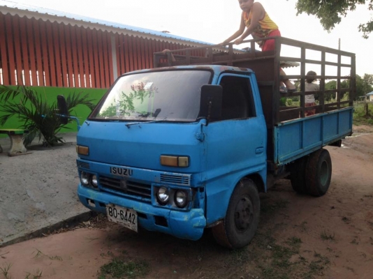 TL 6ล่อสั้น เครื่อง74 เครื่องดี. คัสชีสวย100\% ยางพอได้. หัวผ่านมีผุนิดหน่อยเล็กน้อย เอกสารเล่มชุดโอนมี สำเนาบัตรขาด ราคา58000 สนใจ0930693225 สารคาม.