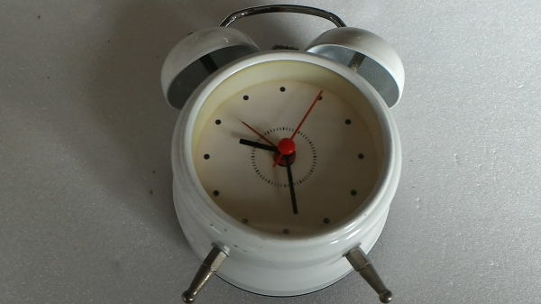 นาฬิกาปลุกแบบต่างๆ หลากหลายแบบแล้วแต่ชอบเรื่อนละ 200 บาท ส่งฟรี