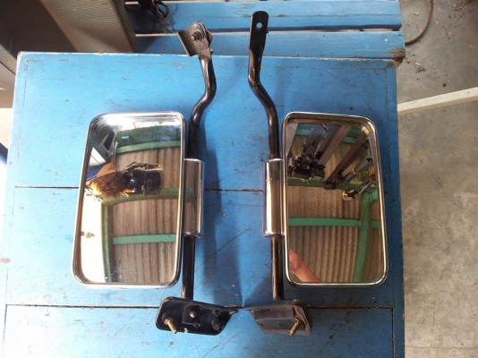 กระจกมองข้างโครเมี่ยมแปะประตู ของไดฮัทสุรถตู้