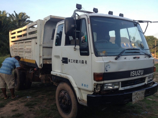 ขายรถบรรทุก 6 ล้อดัมพ์ ISUZU ROCKY 145 แรงม้า ราคา 420000