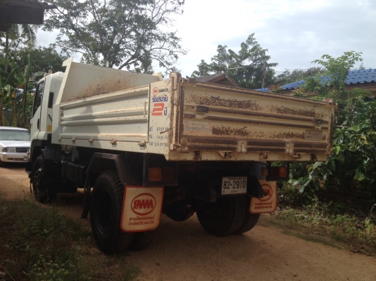 ขายรถบรรทุก 6 ล้อดัมพ์ใหญ่ ISUZU FTR 240 แรงม้าปี 2556 ไมล์ 80000 กม.ราคา 1350000