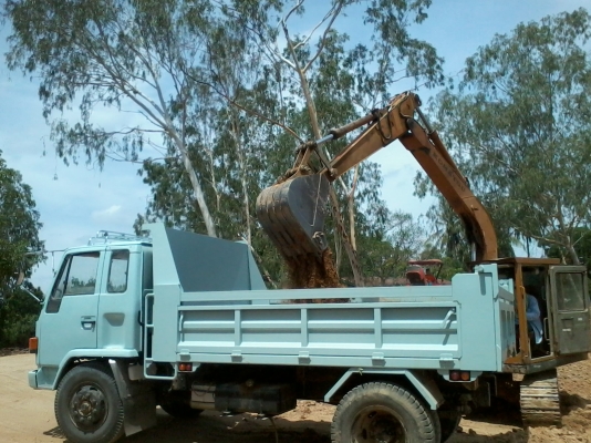 รถบรรทุก ดัมหกล้อ จะทำอาชีพอื่น เบื่อหน่วยงานราชการ แม้งรีดไถเหลือเกิน รถบรรทุก ดัมหกล้อ จะทำอาชีพอื่น เบื่อหน่วยงานราชการ แม้งรีดไถเหลือเกิน