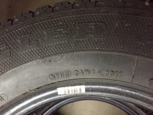 ขออนุญาตปล่อยยาง Goodyear 225/70/15 ปี 11ดอกหนาๆ 1ชุด