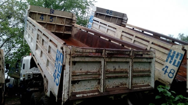 ขายด่วนรถสิบล้อดั้ม360แรงม้าปี54รถวิ่งได้175000กิโลรถสวยเดิม