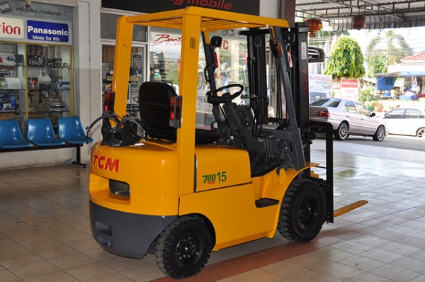 ขายรถโฟล์คลิฟท์มือสอง TCM รุ่น FG15N18 ราคา 165,000 บาท นำเข้าจากประเทศญี่ปุ่น 100\% ไม่เคยใช้งานในประเทศไทย