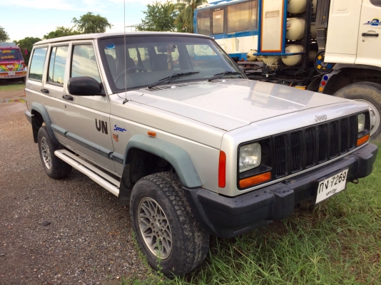 ขายรถ JEEP CHEROKEE SPORY 3000 ซีซี WD 4X4 ราคา 250000