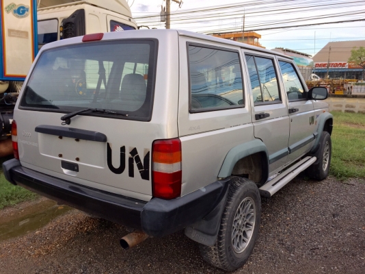 ขายรถ JEEP CHEROKEE SPORY 3000 ซีซี WD 4X4 ราคา 250000