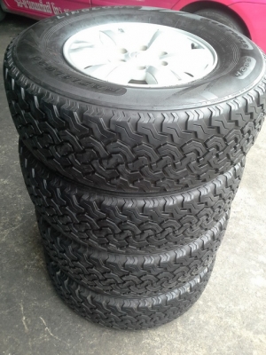 ล้อTriton + ยาง AT 265/70/16 ปลายปี13 สวยๆ 1ชุด