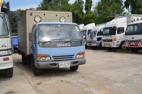 ISUZU NPR 120 hp ตู้ยาว 4.30 m เกียร์สั้น