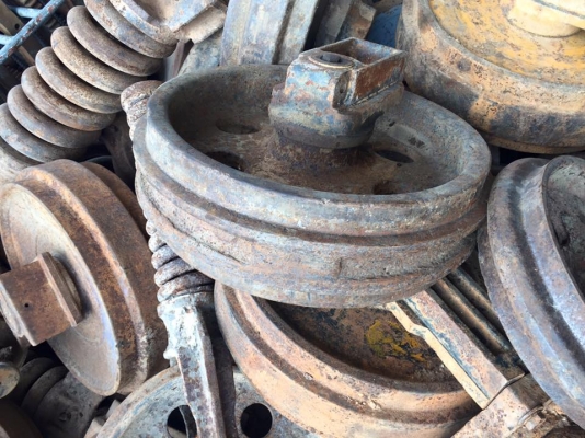 ล้อนำ PC200-5 -6 -7 -8ราคา 7,000 บาท