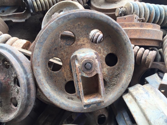 ล้อนำ PC200-5 -6 -7 -8ราคา 7,000 บาท