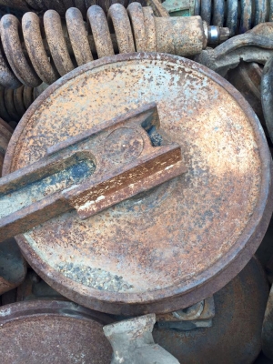 ล้อนำ CAT 330B ราคา 15,000 บาท ล้อนำ CAT 330B ราคา 15,000 บาท