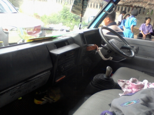 รถบรรทุก 6 ล้อ ISUZU NKR 110 พร้อมใช้