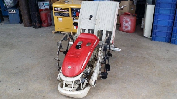 รถดำนา  MITSUBISHI รุ่น MP25  เก่าญี่ปุ่น ดำนา 2 แถว  ขนาดกระทัดรัด สภาพสวย เครื่องยนต์ติดง่าย สภาพพร้อมใช้งาน ไม่เคยใช้งานในไทย