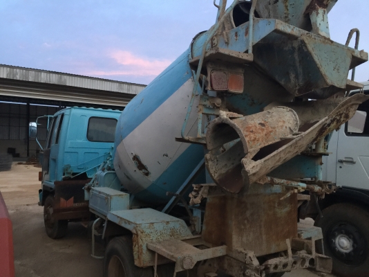 รถ6ล้อโม่ปูน3คิว175แรง..ISUZU FSR..เครื่อง6BG1รถสวย เล่มพร้อม รถพร้อมใช้..